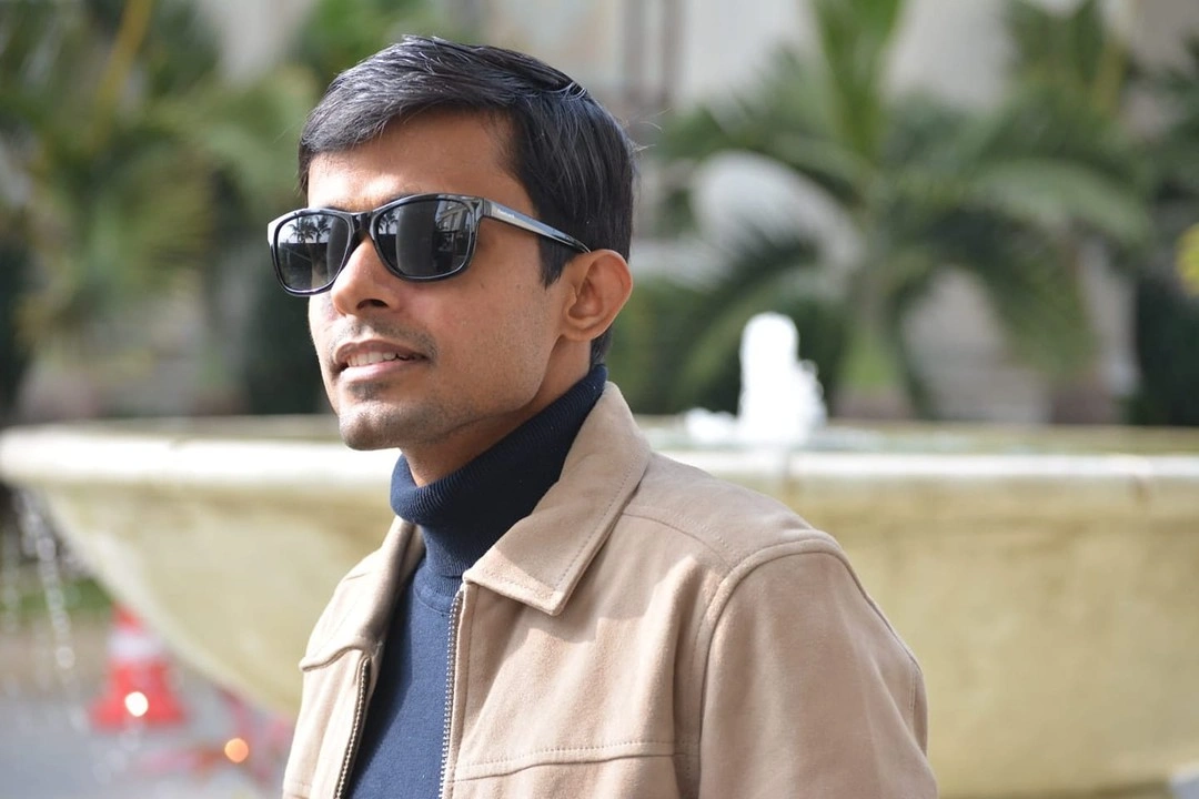 Vinay Tiwari IPS Age
