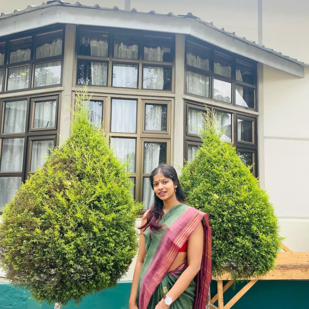 Saloni Verma IAS Age