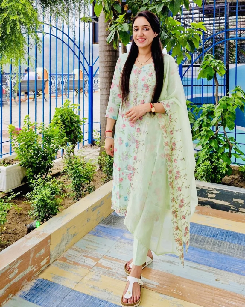 Anu Beniwal IPS Education Qualification