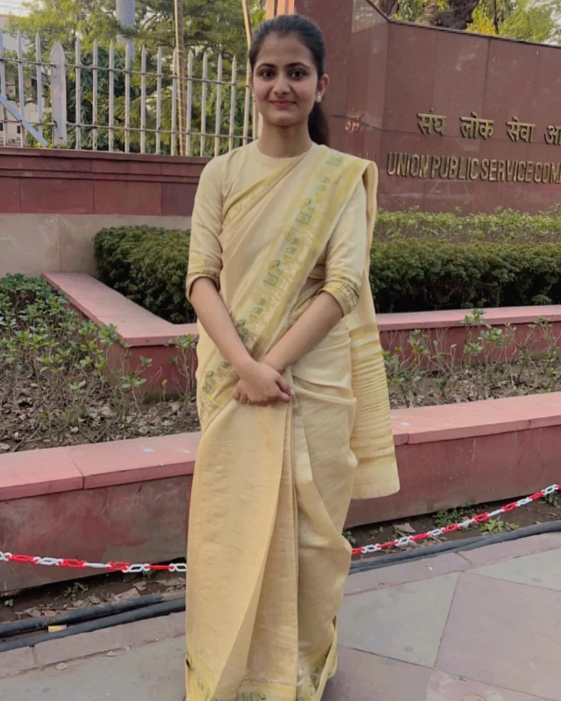 IPS Divya Tanwar Education Qualification
