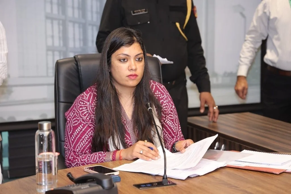 Medha Roopam IAS Education Qualification