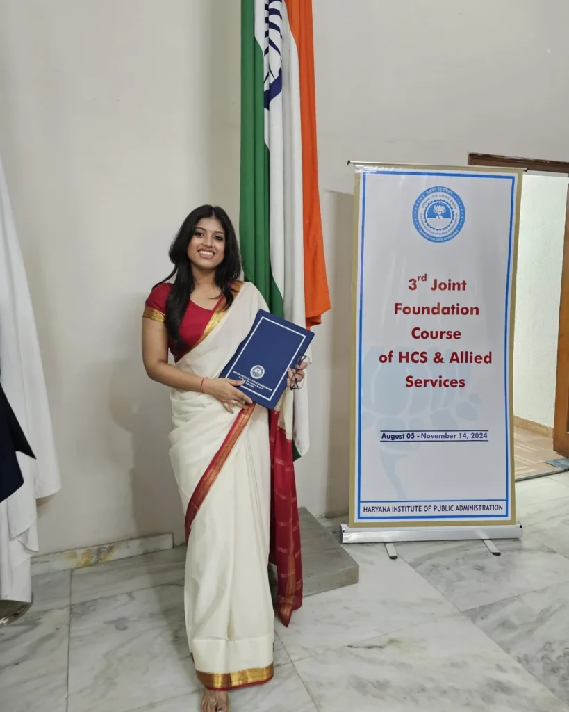 Aastha Singh IAS Education Qualification