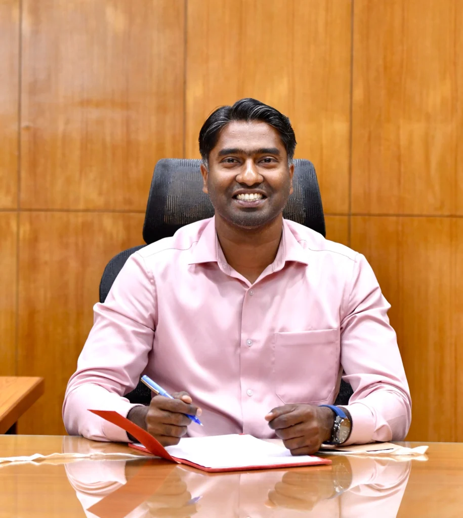 Arjun Pandian IAS Wife